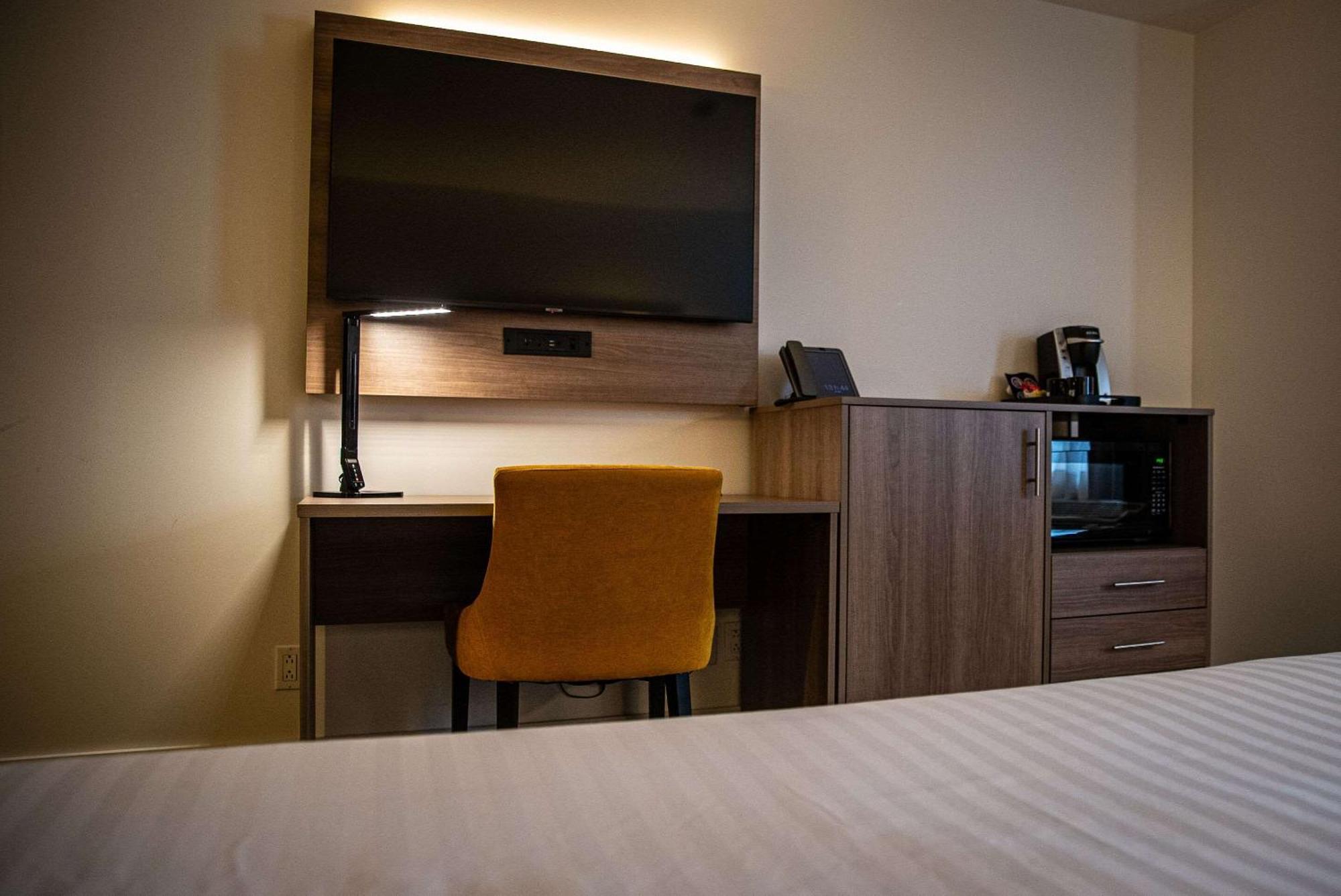 Le Noranda Hotel & Spa, Ascend Hotel Collection Rouyn-Noranda Extérieur photo